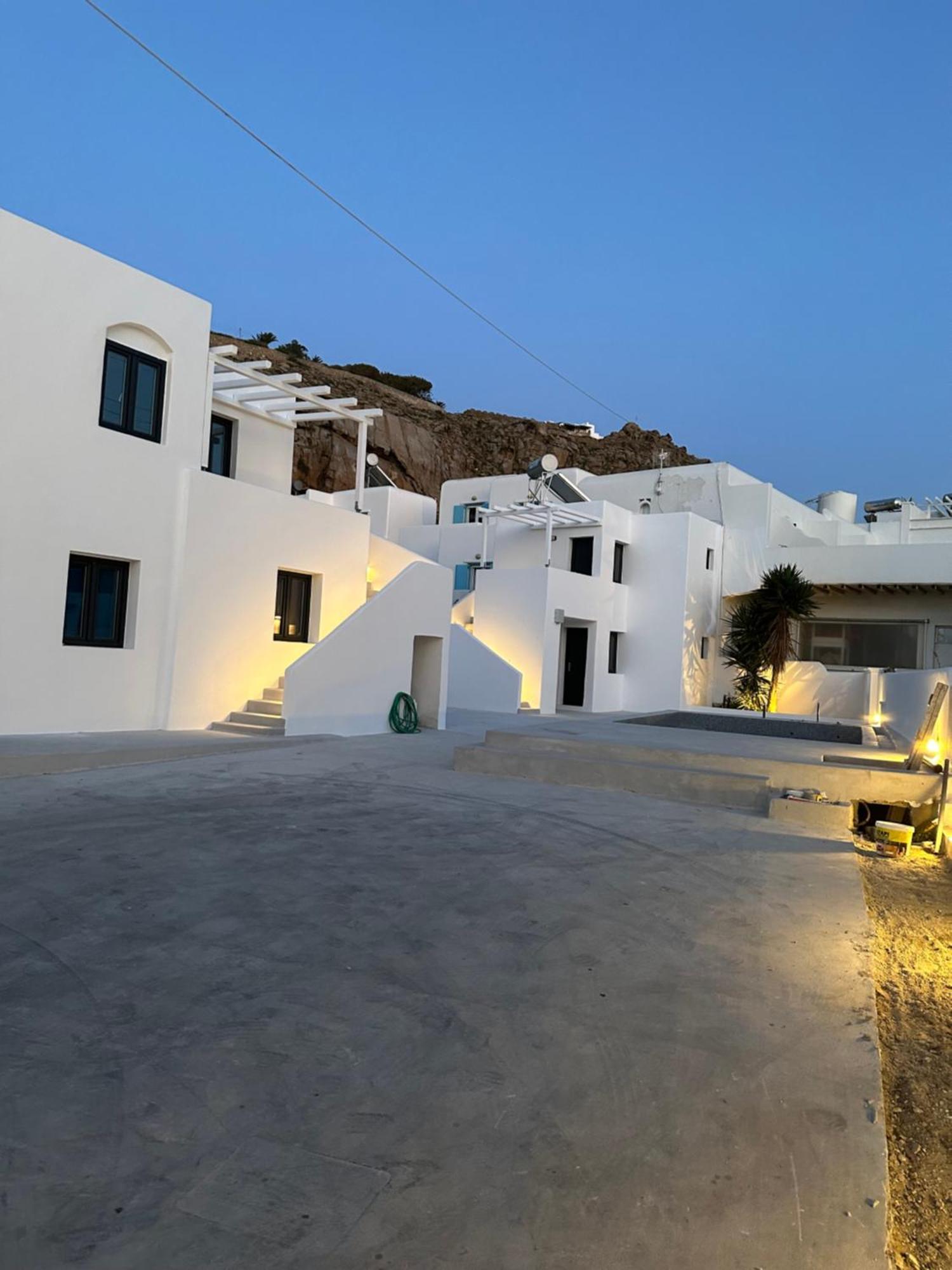 The Coast Suites Tourlos Exterior foto